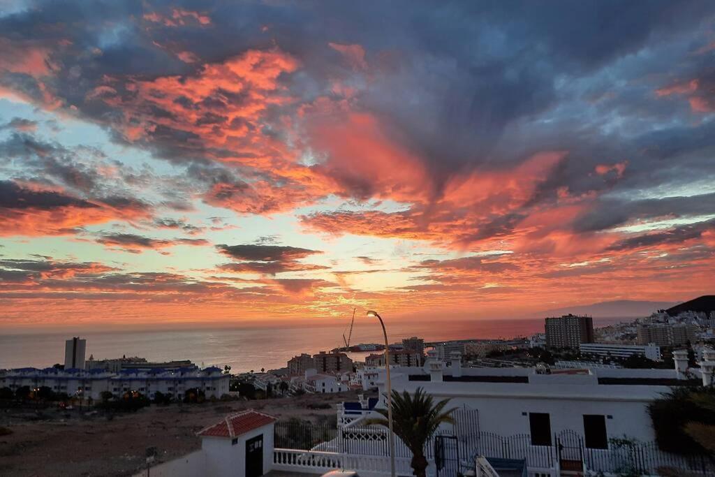 Holiday Apartments Oasis Los Cristianos  Zewnętrze zdjęcie
